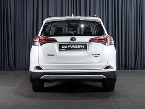 Внедорожник Toyota RAV4 2017 года, 2490000 рублей, Волгоград