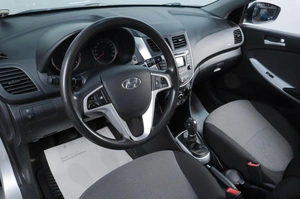 Седан Hyundai Solaris 2012 года, 749000 рублей, Челябинск