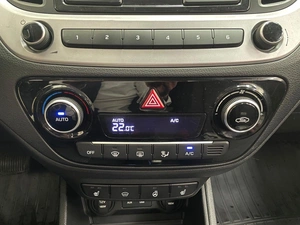 Седан Hyundai Solaris 2017 года, 1235000 рублей, Красноярск