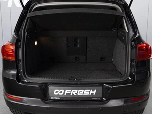 Внедорожник Volkswagen Tiguan 2011 года, 1390000 рублей, Омск