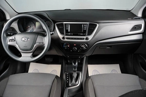 Седан Hyundai Solaris 2017 года, 1259000 рублей, Тюмень