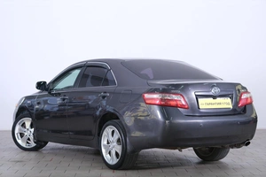 Седан Toyota Camry 2006 года, 989000 рублей, Омск