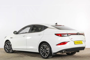 Лифтбек JAC J7 2023 года, 1699000 рублей, Тюмень