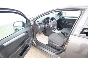 Седан Opel Astra 2011 года, 630000 рублей, Обнинск