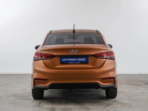 Седан Hyundai Solaris 2017 года, 1561077 рублей, Москва