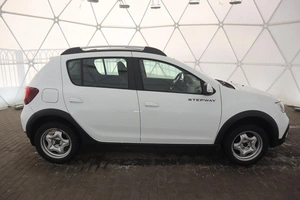 Хэтчбек Renault Sandero 2021 года, 1295000 рублей, Орёл