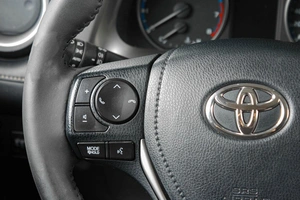 Внедорожник Toyota RAV4 2016 года, 2299000 рублей, Тюмень