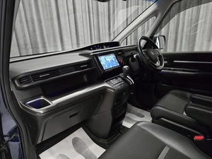 Минивэн Honda Stepwgn 2020 года, 2149000 рублей, Красноярск