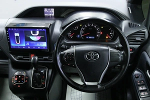 Минивэн Toyota Voxy 2015 года, 1883000 рублей, Солонцы