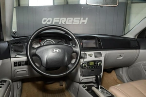 Седан Hyundai Sonata 2005 года, 749000 рублей, Ульяновск