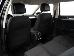 Седан Volkswagen Passat 2019 года, 1719050 рублей, Москва