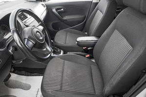 Седан Volkswagen Polo 2013 года, 799000 рублей, Барнаул