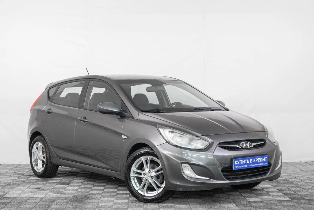 Хетчбэк Hyundai Solaris 2011 года, 879000 рублей, Кемерово