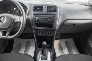 Седан Volkswagen Polo 2016 года, 1139000 рублей, Барнаул