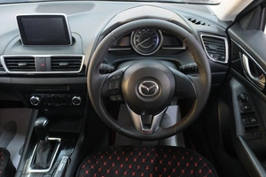 Седан Mazda Axela 2014 года, 1349000 рублей, Омск