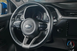 Седан Kia Rio 2021 года, 1459000 рублей, Тюмень