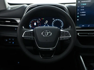 Внедорожник Toyota Highlander 2026 года, 5498888 рублей, Москва