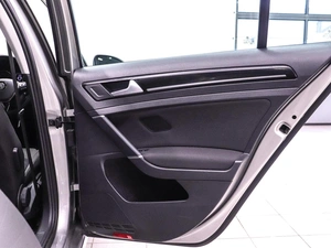 Универсал Volkswagen Golf 2015 года, 1300000 рублей, Красноярск