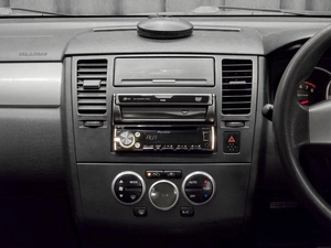 Хетчбэк Nissan Tiida 2005 года, 580000 рублей, Красноярск