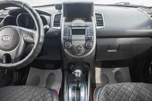 Хетчбэк Kia Soul 2010 года, 899000 рублей, Барнаул