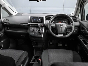 Минивэн Toyota Wish 2015 года, 1489000 рублей, Кирилловка