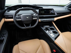 Лифтбек Changan UNI-V 2023 года, 1850000 рублей, Краснодар