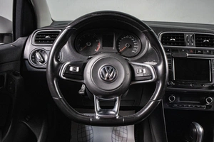 Седан Volkswagen Polo 2019 года, 1389000 рублей, Сургут