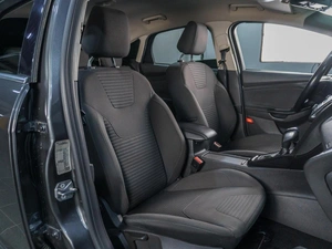 Седан Ford Focus 2017 года, 1499000 рублей, Сургут