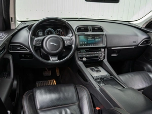 Внедорожник Jaguar F-Pace 2016 года, 2490000 рублей, Краснодар