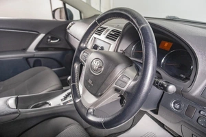Универсал Toyota Avensis 2012 года, 1399000 рублей, Томск
