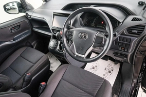 Минивэн Toyota Noah 2015 года, 1699000 рублей, Красноярск