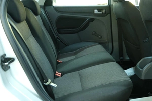Хетчбэк Ford Focus 2010 года, 799000 рублей, Омск