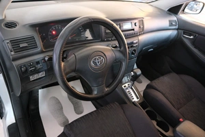 Хетчбэк Toyota Corolla 2002 года, 569000 рублей, Омск