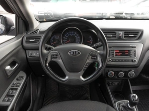Седан Kia Rio 2015 года, 939000 рублей, Саратов