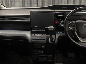 Минивэн Honda Stepwgn 2018 года, 1899000 рублей, Красноярск