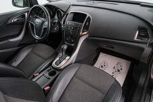 Хетчбэк Opel Astra 2011 года, 769000 рублей, Красноярск