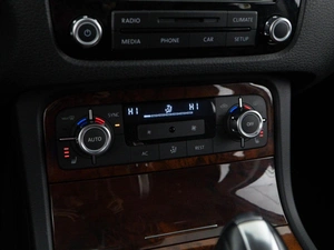 Внедорожник Volkswagen Touareg 2012 года, 1949046 рублей, Москва