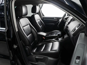 Внедорожник Volkswagen Tiguan 2012 года, 1400000 рублей, Тюмень