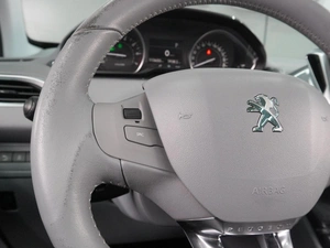 Хетчбэк Peugeot 208 2013 года, 849000 рублей, Воронеж