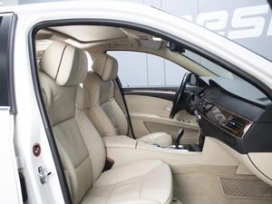 Седан BMW 5 серия 2008 года, 1670000 рублей, Омск