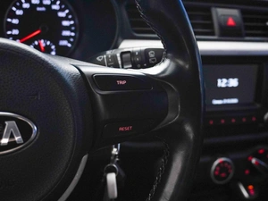 Хетчбэк Kia Rio X-Line 2018 года, 1399046 рублей, Москва