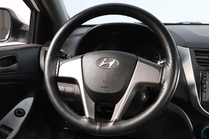 Седан Hyundai Solaris 2014 года, 749000 рублей, Новосибирск