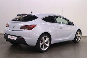 Хэтчбек Opel Astra 2012 года, 880000 рублей, Брянск