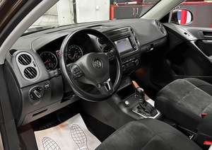 Внедорожник Volkswagen Tiguan 2015 года, 1697000 рублей, Красноярск