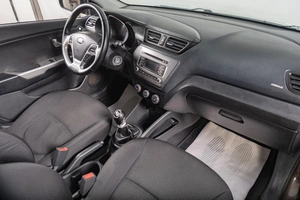 Седан Kia Rio 2015 года, 879000 рублей, Томск