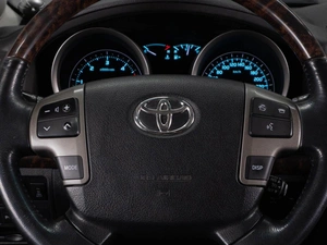 Внедорожник Toyota Land Cruiser 2011 года, 3369000 рублей, Тюмень