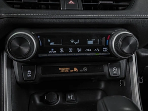 Внедорожник Toyota RAV4 2019 года, 2799000 рублей, Ставрополь