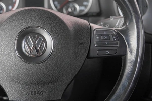 Внедорожник Volkswagen Tiguan 2011 года, 1189000 рублей, Кемерово