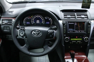 Седан Toyota Camry 2014 года, 1733000 рублей, Солонцы