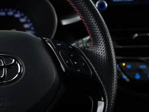 Внедорожник Toyota C-HR 2021 года, 3922046 рублей, Москва